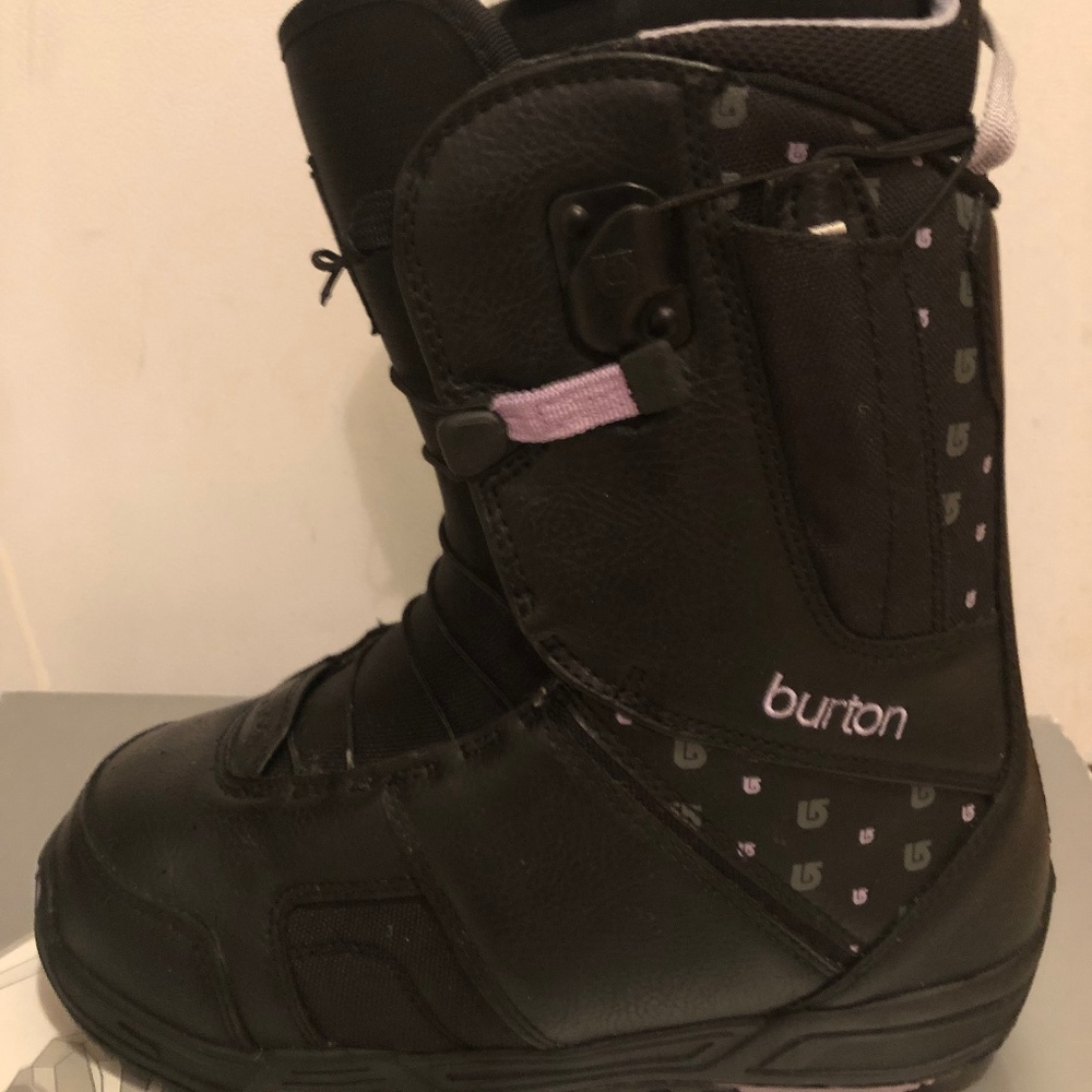 Burton Mint Women's Snowboard Boots Size 8